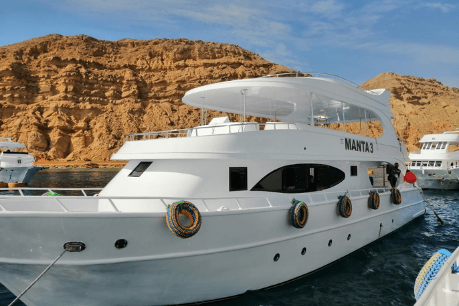 Yacht Manta 3