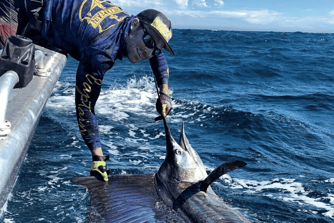 Индивидуальная рыбалка на катамаране Pelagic — изображение 8